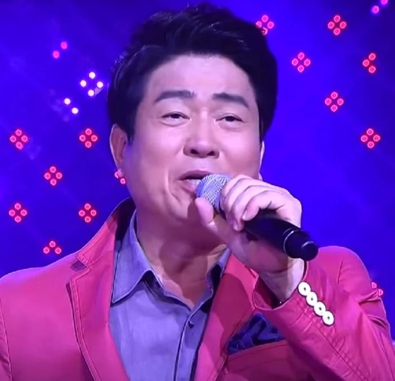  트로트 가수 겸 작곡가 신웅 신경식, 작사가 등 2명 강간 혐의 shin woong 아들 신유