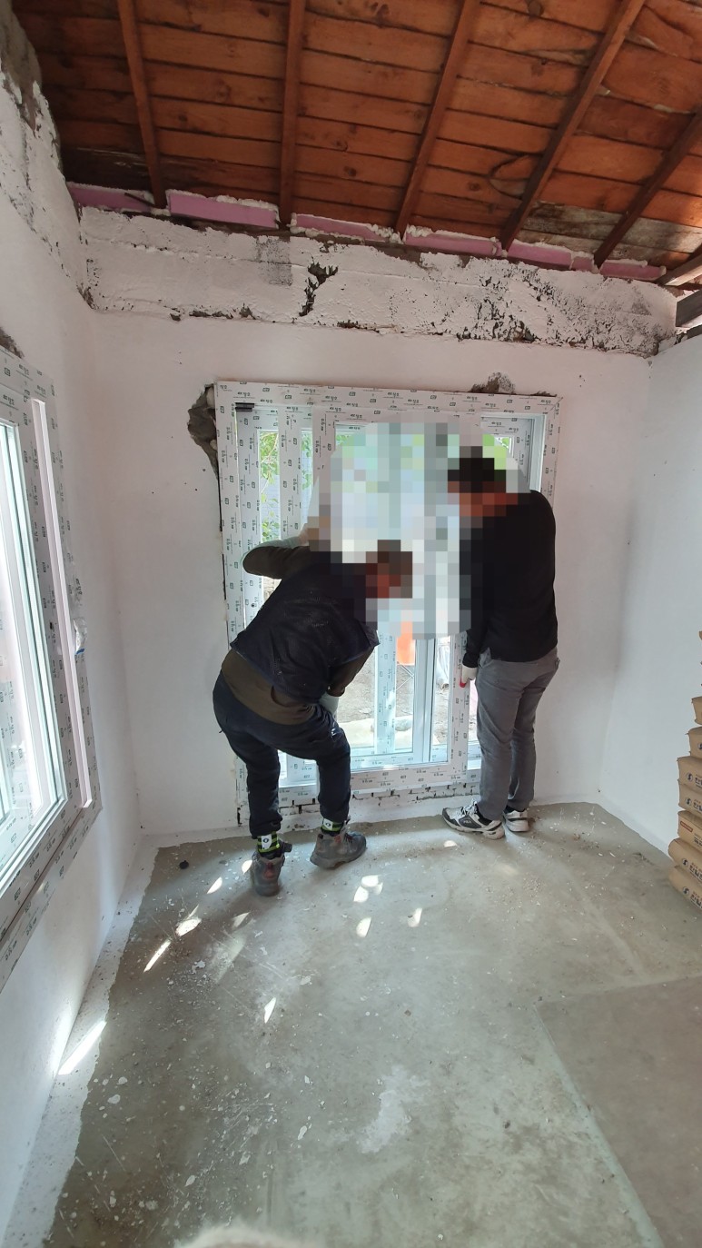 창호를 달았는데 시공업자를 8