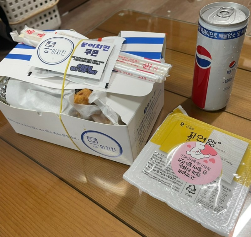 몽이두마리치킨 이미지