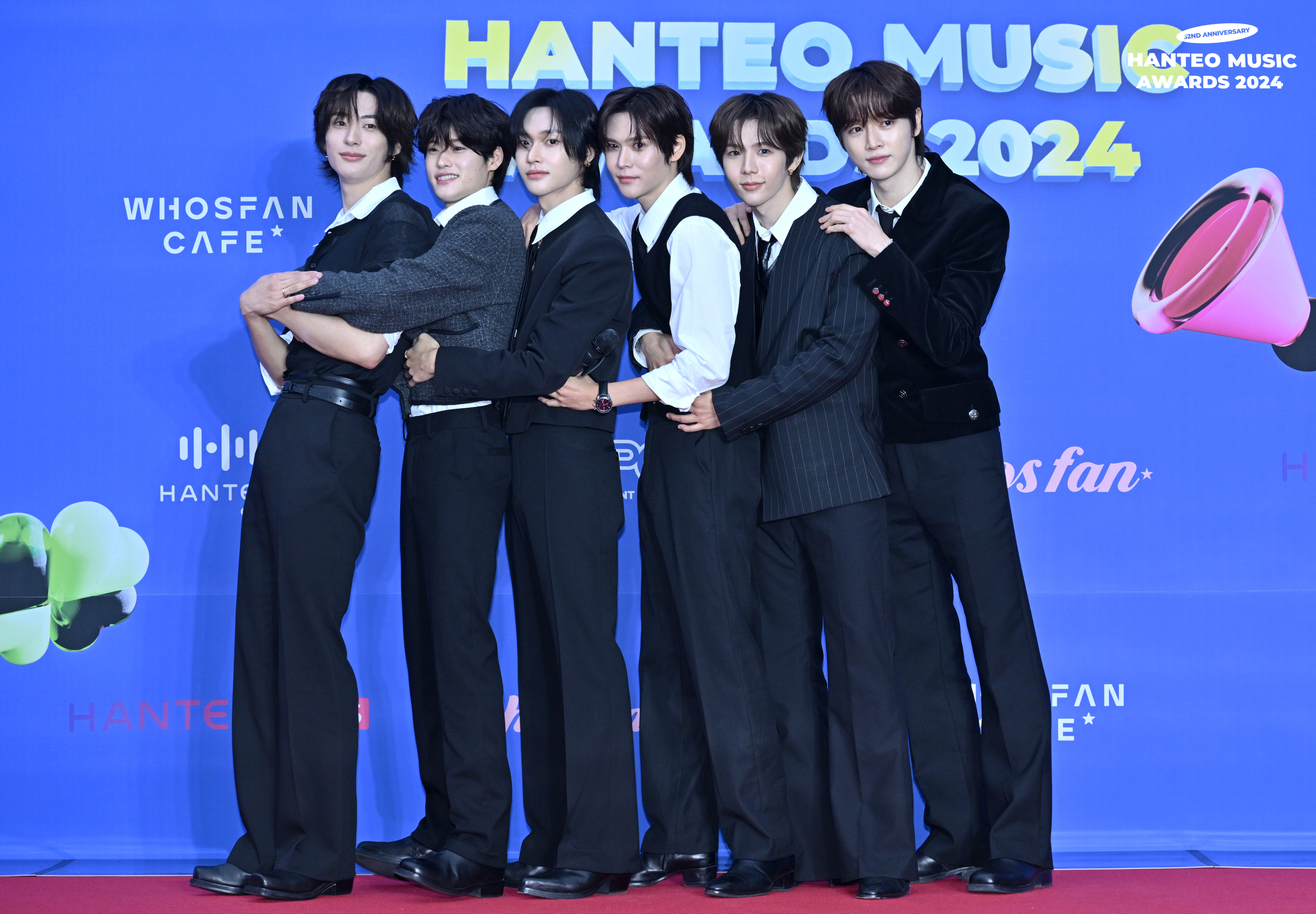 20250216한터레드카펫트위터가족사진