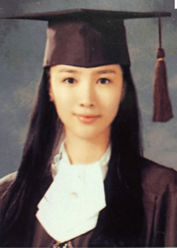 진아름_결혼_전_졸업사진