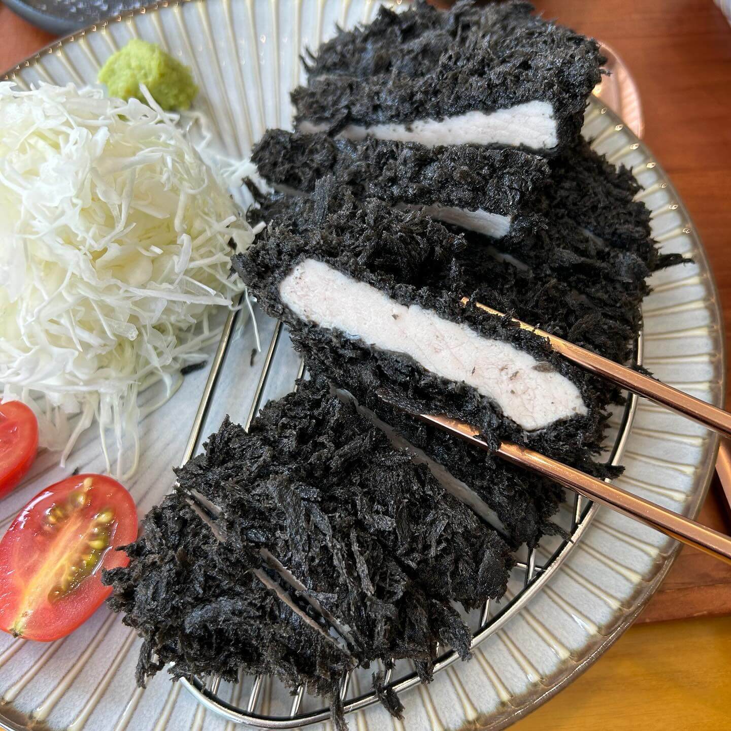 먹물 돈카츠 안심 돈카츠