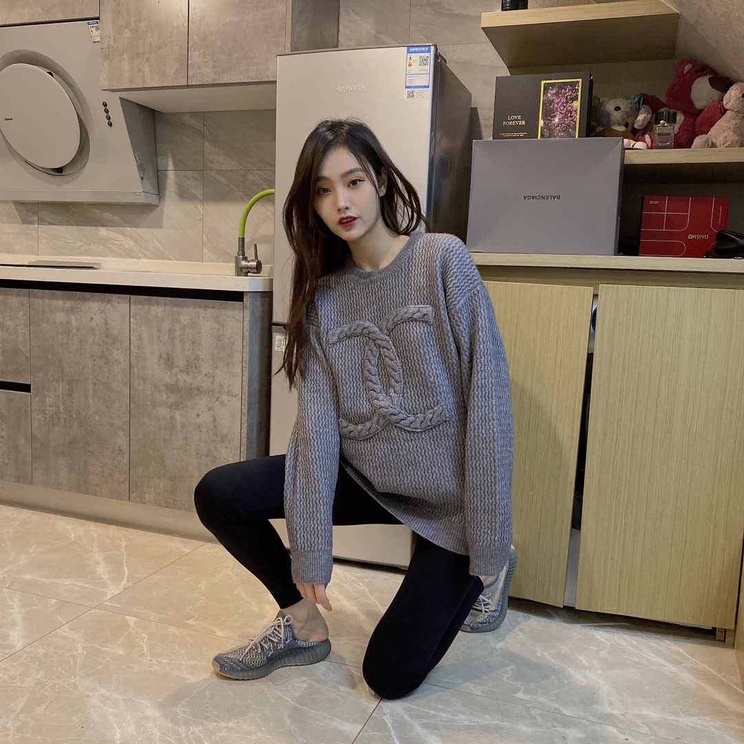  [CHANEL] 샤넬 CC 로프 로고 니트 스웨터 그레이