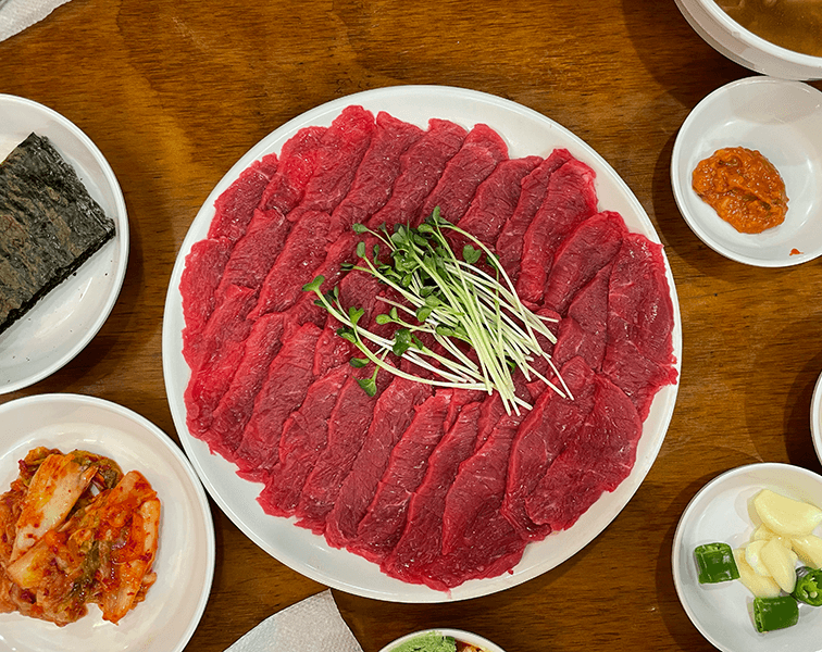 육회덮밥