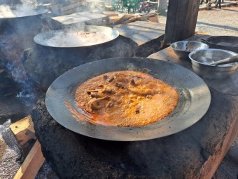 솥뚜껑 닭볶음탕