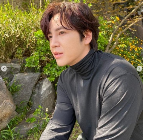  '아시아프린스' 장근석, 멍 때리는 시간에도 미모 열일 중[SHOT!]