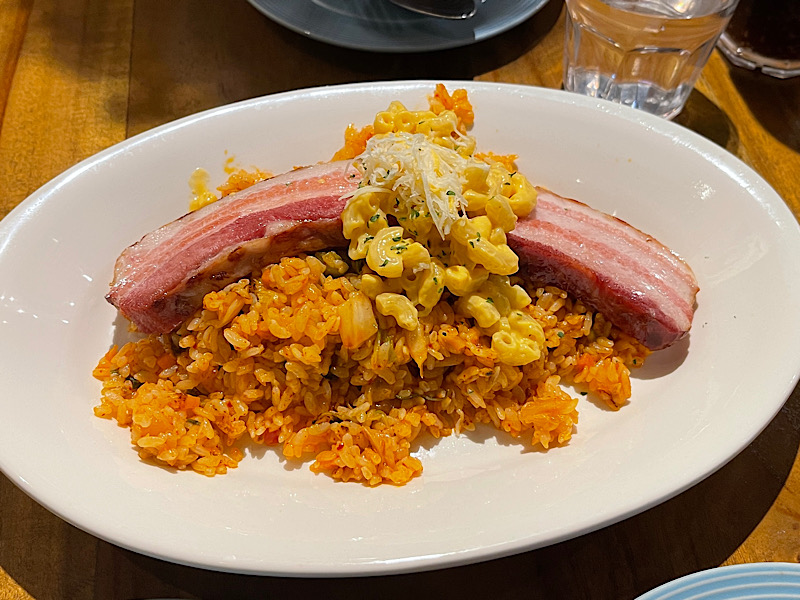  미쿡식당 : 찹스테이크, 맥앤치즈 베이컨 김치라이스