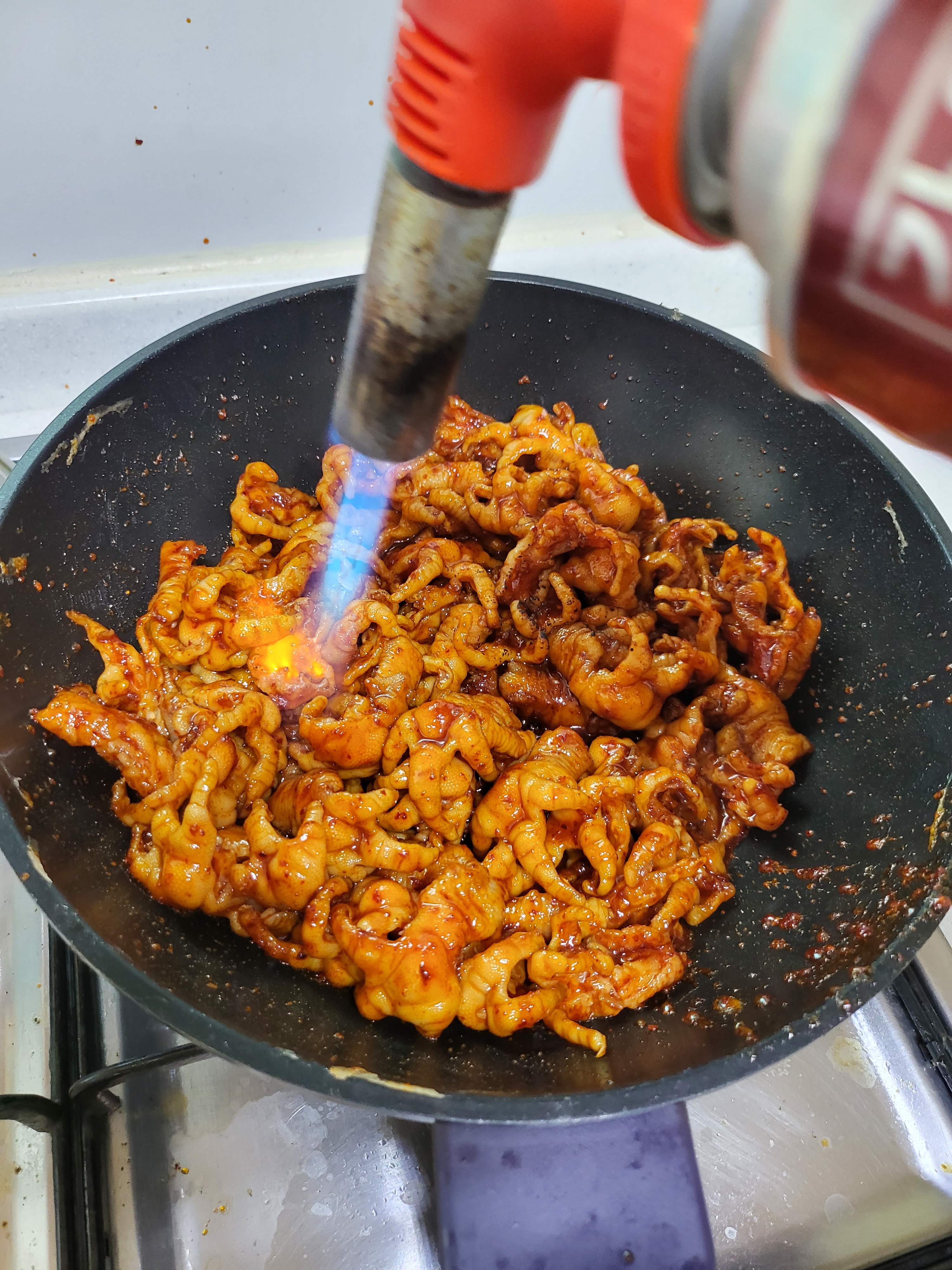 토치로 불맛 내주기