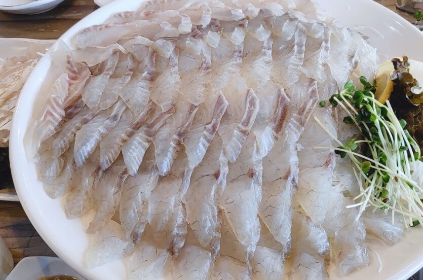 우럭회 맛있게 먹는 방법3