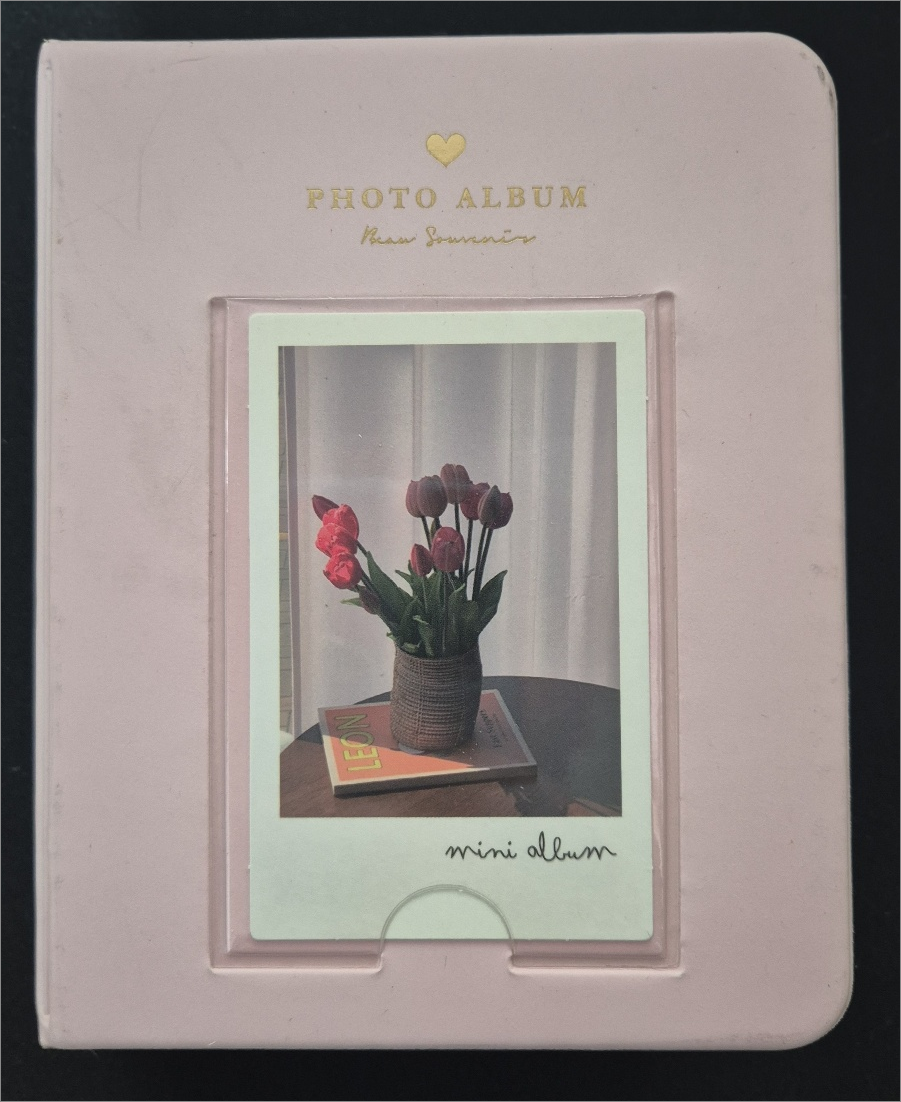 포토카드를 담은 앨범