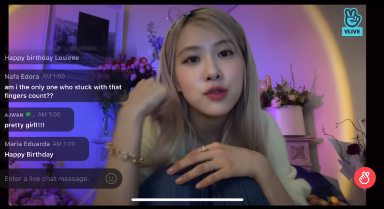  블랙핑크 로제  생일날 VLIVE 속 조명 & 가디건