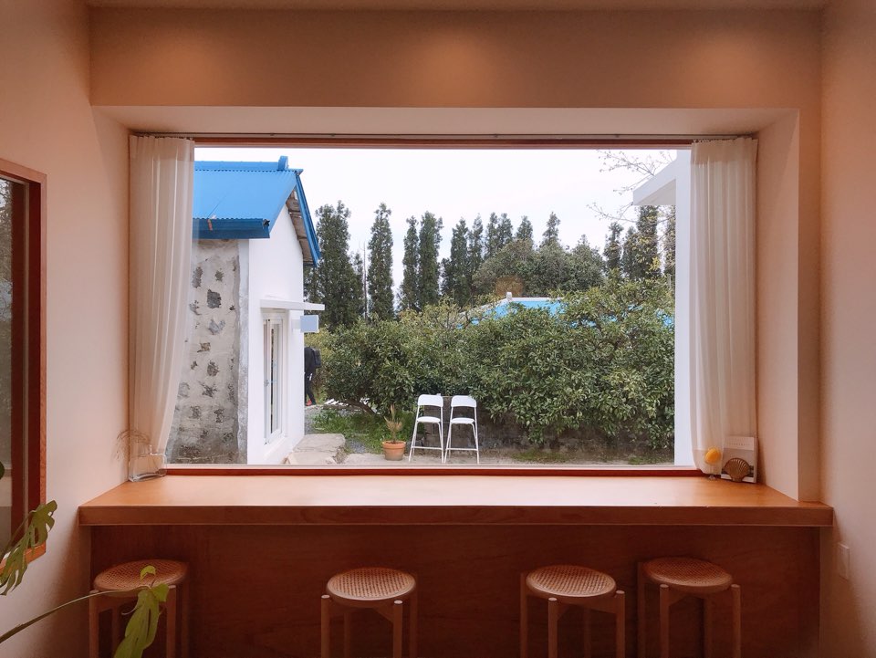  제주 서귀포  인스타감성카페, 여섯번의보름