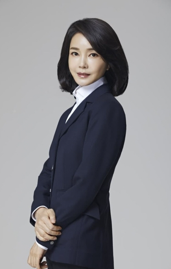  김건희, 조용한 내조 끝?..'첫 공개연설' 이어 나토 외교무대 데뷔