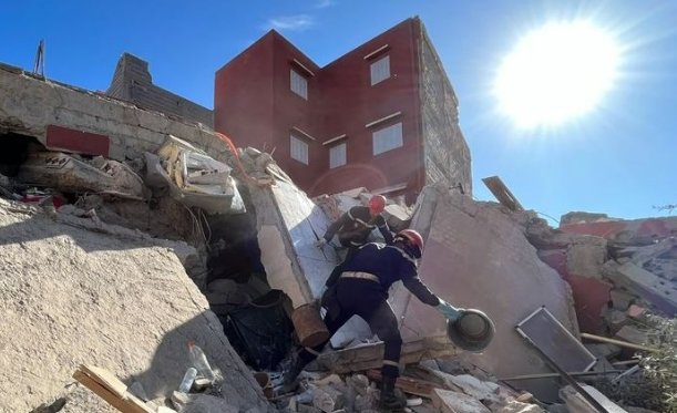 [아비규환 영상] &#39;모로코 강진&#39; 사망자만 2천명 넘어...1만명 넘을 수도 VIDEO: People rush to safety as rare earthquake hits Morocco