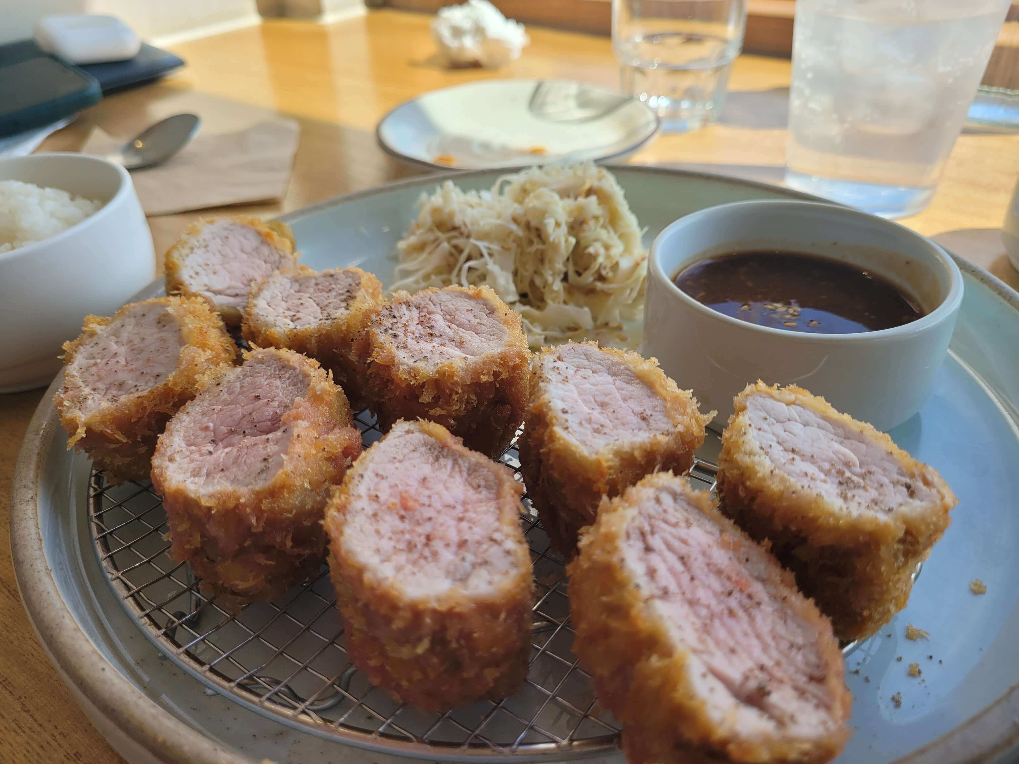 료코 카츠의 모습