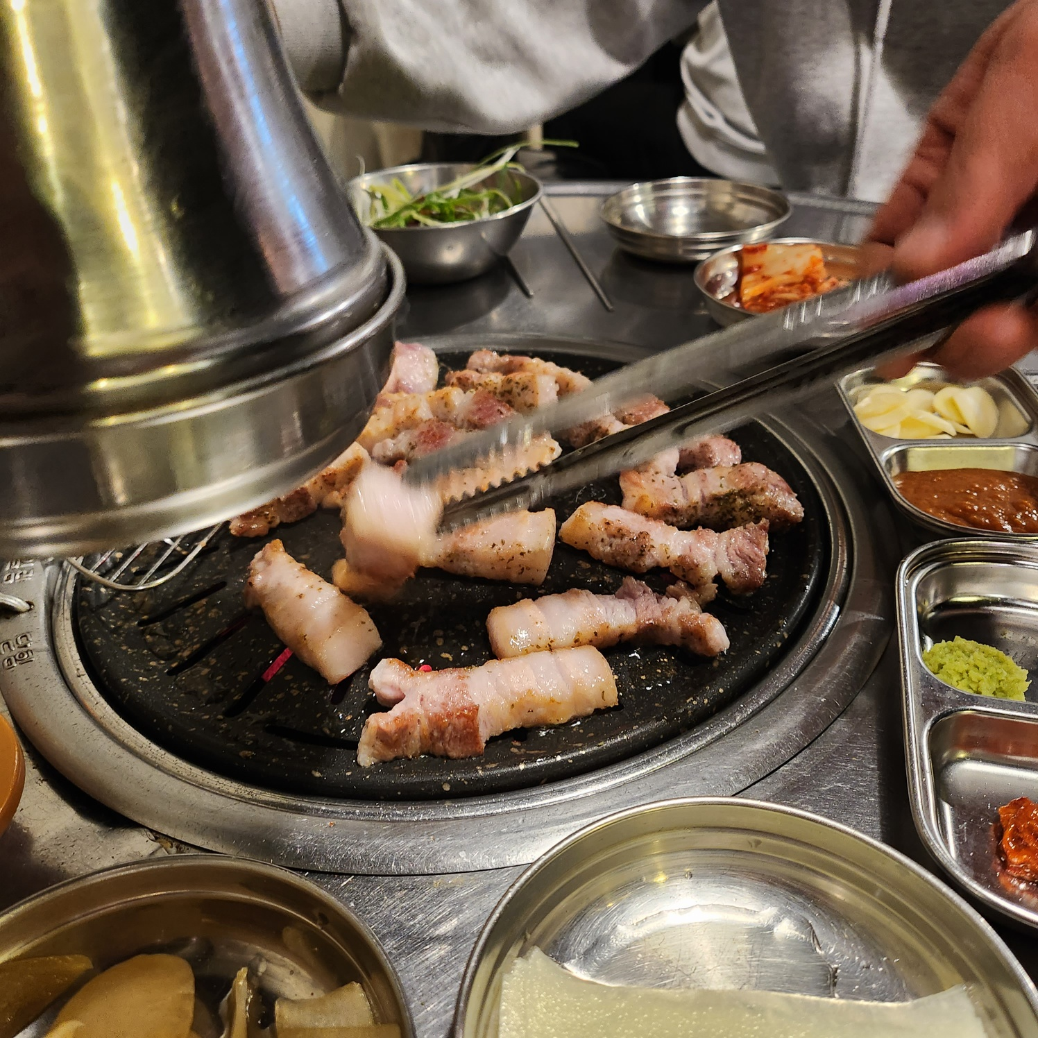 상왕십리 무한리필 돼지갈비 삼겹살 맛집 두께 본점 왕십리 고기집 회식장소 추천