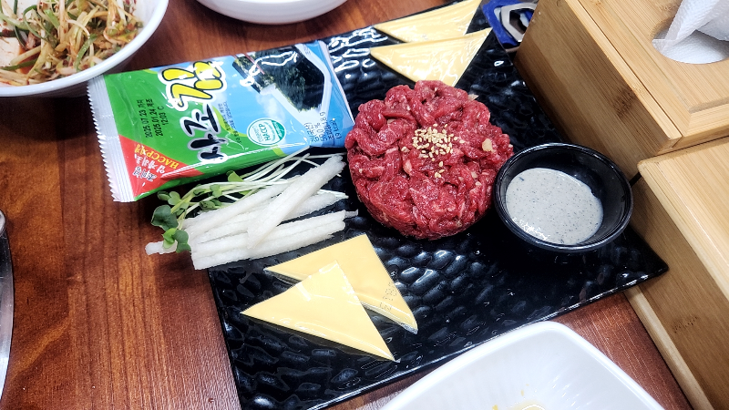[평택 맛집] 백년손님서서갈비 송탄점 / 소갈비살, 돼지양념구이 전문점 - 육회