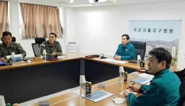 윤석열대통령 시절 국방부 차관 지구병원 방문