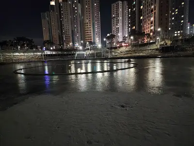  겨울 한파 대형 고드름 빙판길 조심