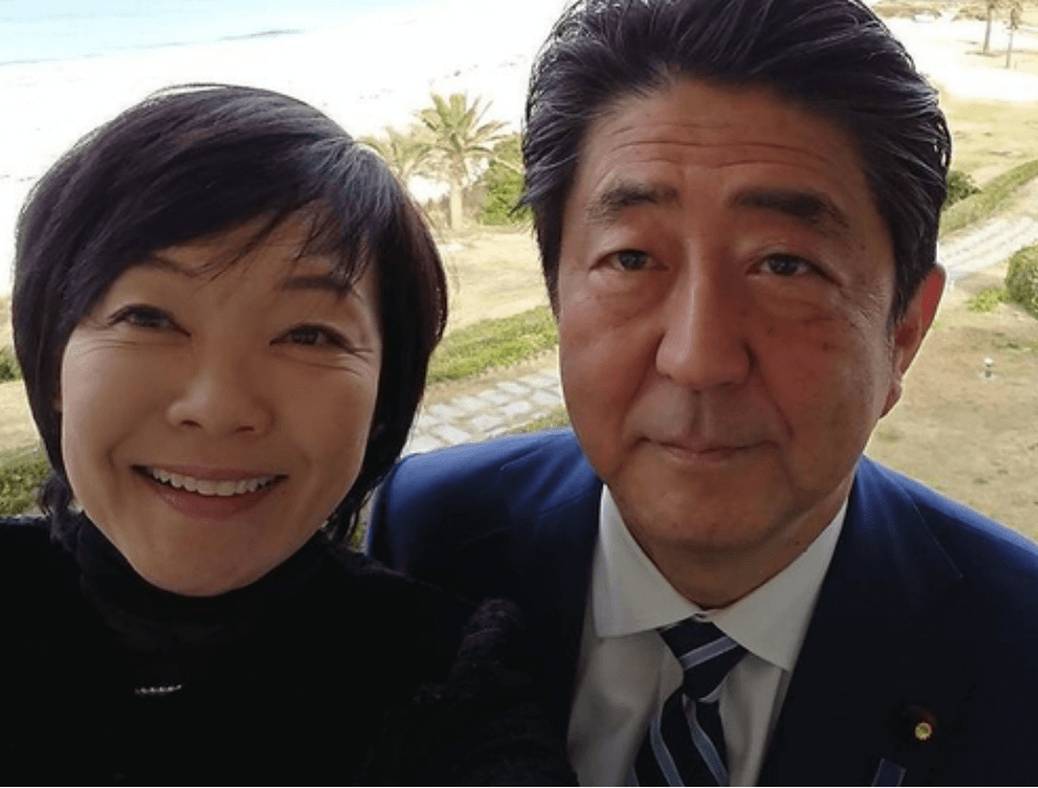 아베_전_총리와_아키에여사