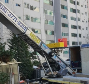  이사 하는 꿈, 낡은 집으로, 새집으로 이사가는 꿈, 집에서 쫓겨나는 꿈 해몽 입니다.