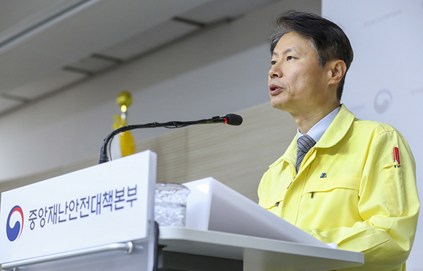  무사증입국 정지 조치가 시행 된 이후 외국인 입국자 감소(무사증입국이 뭐에요?)
