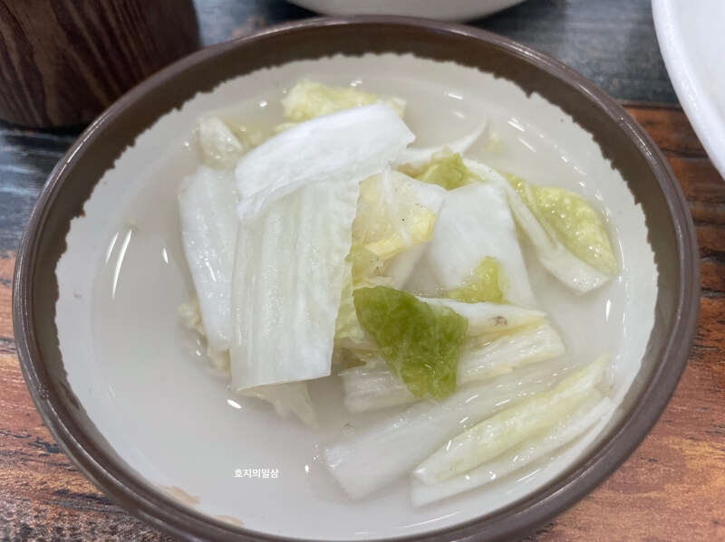 봉담 수기리 맛집 융건릉 비빔국수 - 기본 백김치