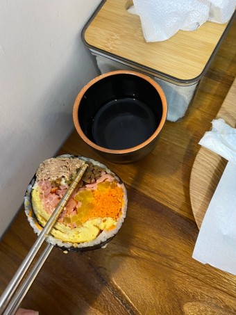 달걀김밥 순두부찌개 제육김밥