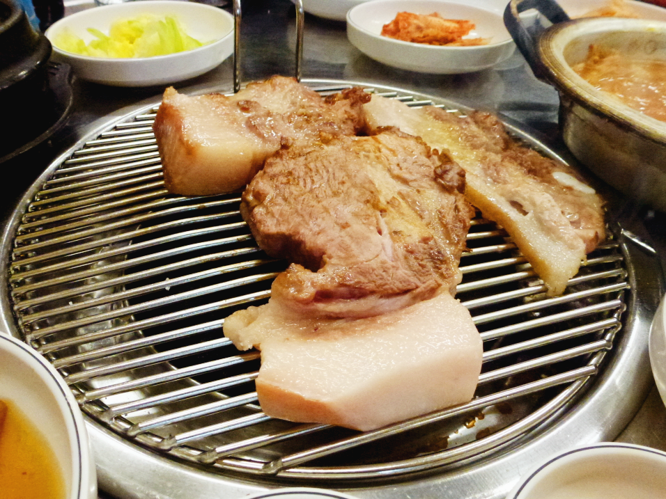 제주 서귀포 여행 흑돼지 BBQ 맛집 돈사촌