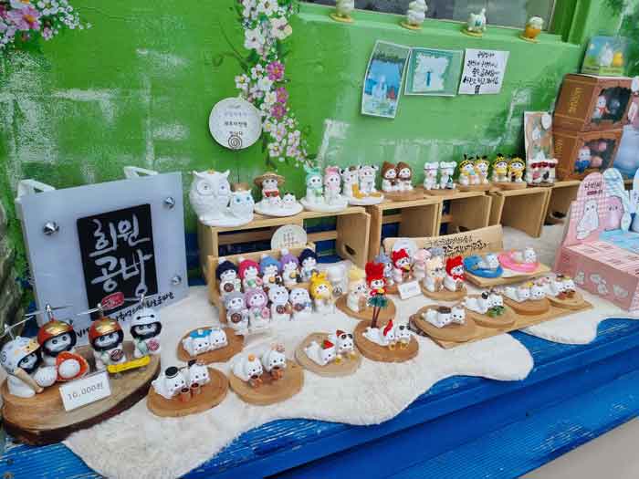 흰여울문화마을-내의-공방에서-판매하는-제품을-찍은-사진