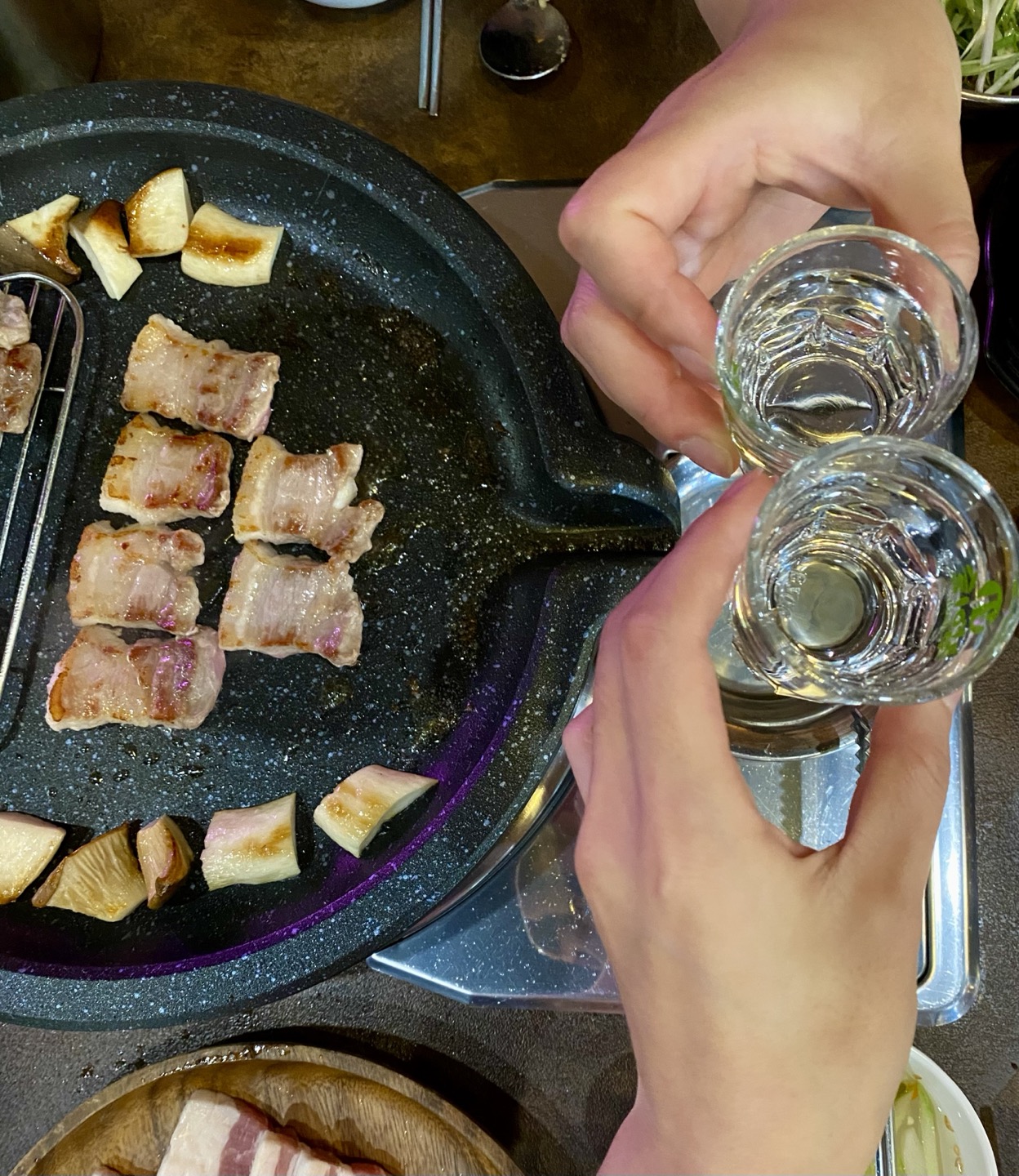 육돼지 이미지