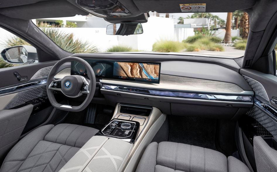 2025 BMW i7