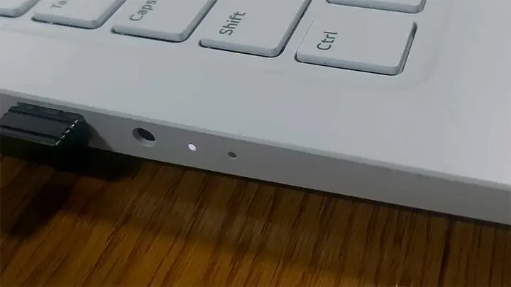 LG 15UD40R-GX56K 노트북 충전 불 깜빡거림