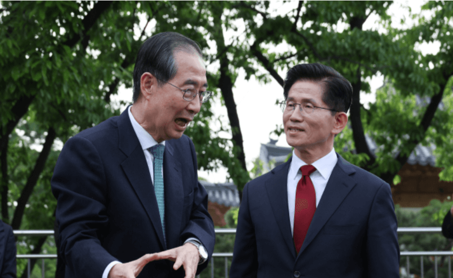 역선택 방지 조항 적용 유무 갈등으로 국민의힘 후보 단일화에 실패한 김문수와 한덕수