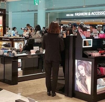  소름끼친다는 아이돌 공항사진이 만들어지는 과정
