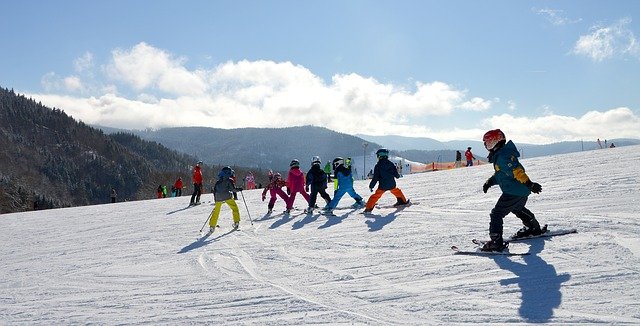 스키강습중인 아이들