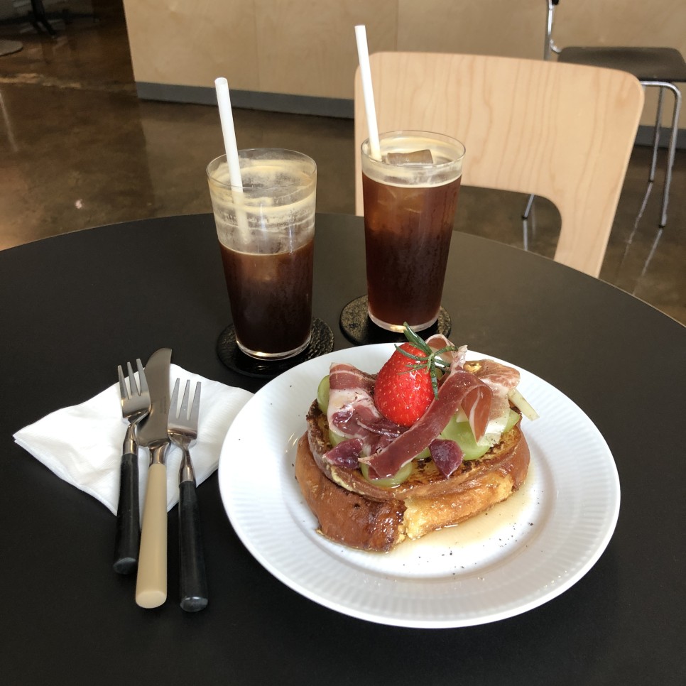 오픈주방 [전주 카페] 샘샘커피 분위기 11