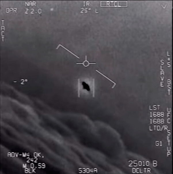  UFO는 실제로 있다? 미 국방부에서 영상 공개