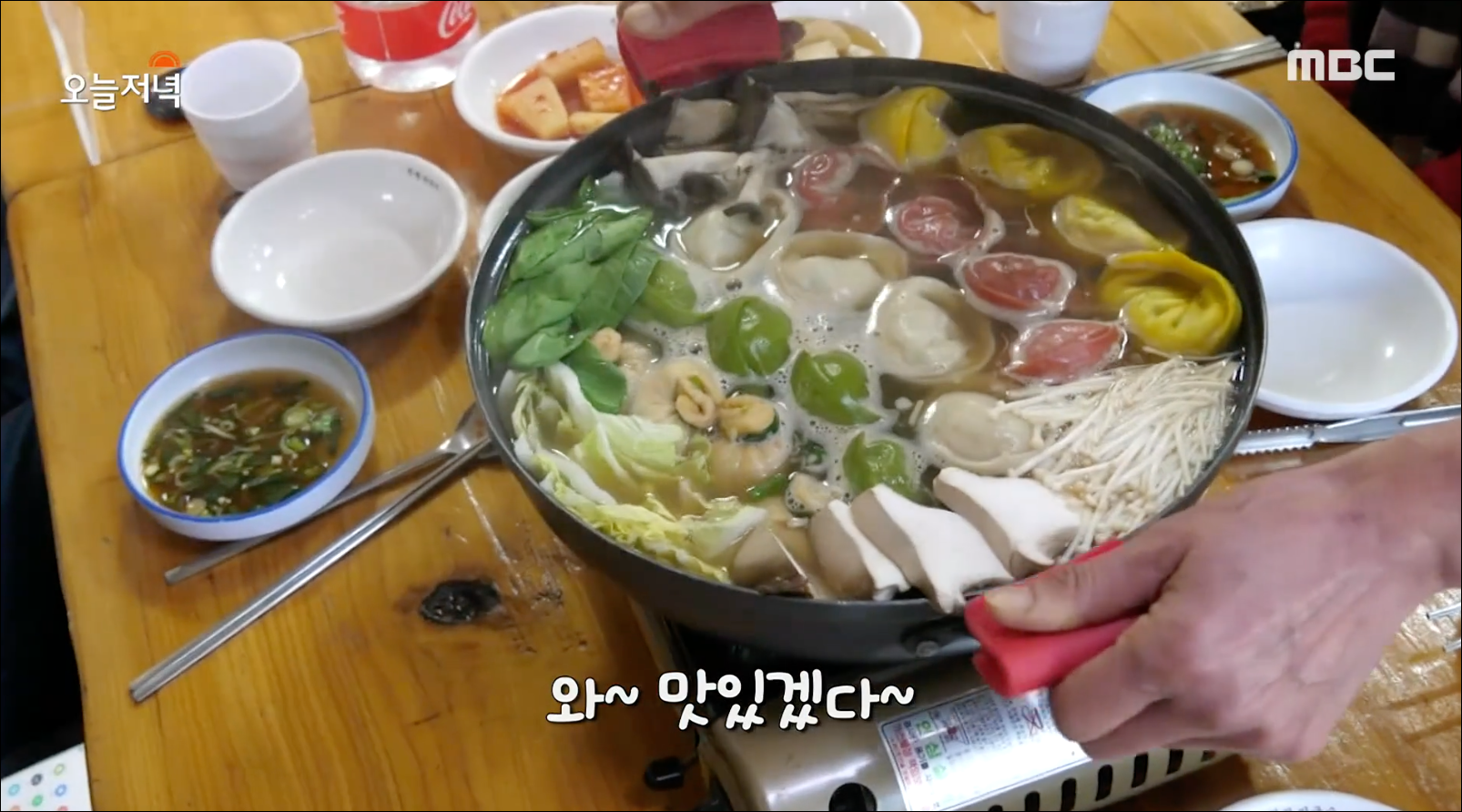  [TV속맛집] 강원도 원주시 만두전골, 막국수 맛집 흥부네막국수 #원주 신호등 만두전골과 메밀 막국수 맛집 #강원도 흥부네막국수 #2020.12.23 생방송 오늘 저녁 1464회 방영