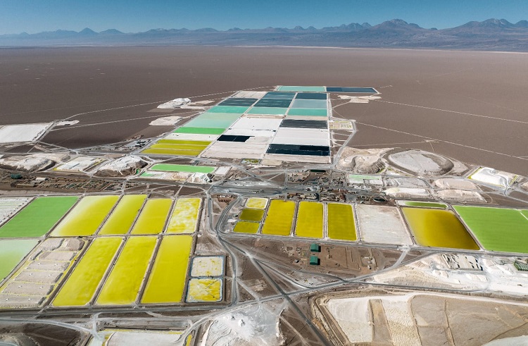  [빅 픽처] 칠레 사막에서의 풍성한 리튬 수확 VIDEO: A Rich Harvest in the Desert : Mining lithium