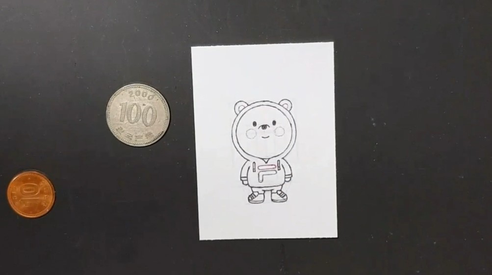 휘라 워니프렌즈 워니 볼펜 드로잉 완성입니다. 이제 간단히 채색해보죠.