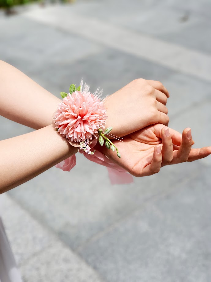 bracelet made of flowers