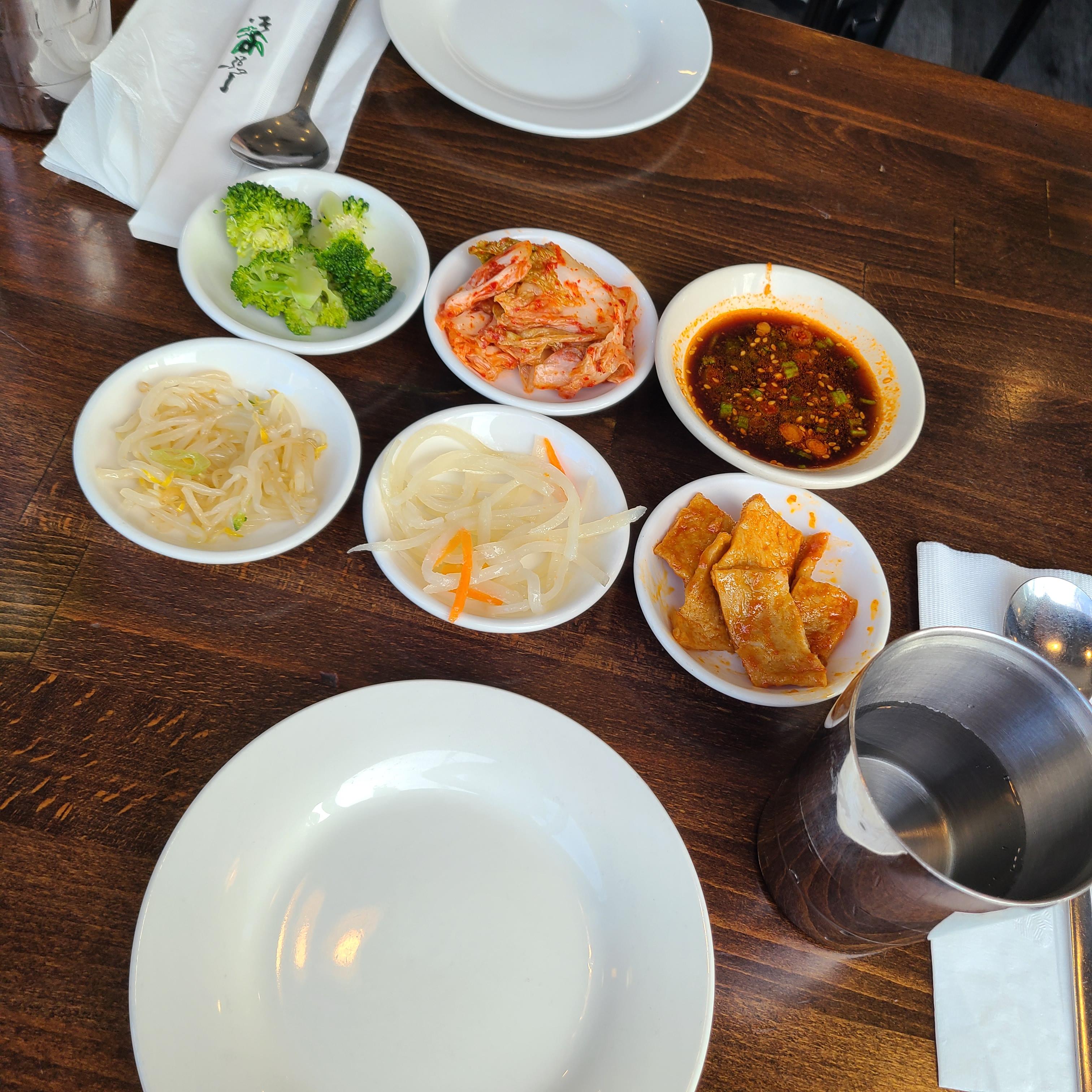 한식점 만나 (Manna)의 반찬들