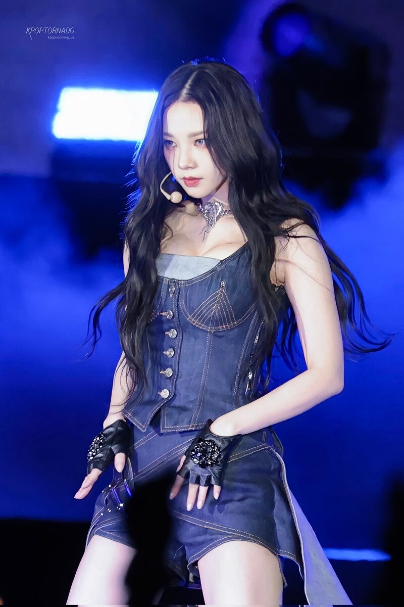  에스파 카리나 KAMP LA 무대 사진