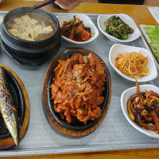  [춘천맛집] 가성비 갑 쌈밥집, 신촌화로구이 / 쌈밥정식, 돼지갈비, 춘천 먹거리