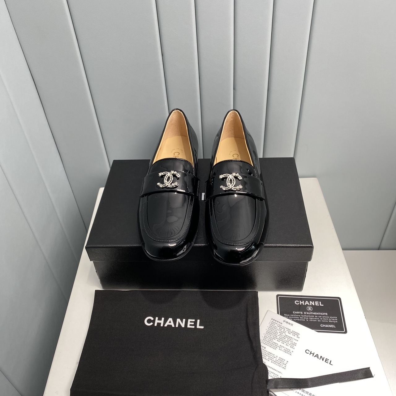  [CHANEL] 샤넬 CC 로고 로퍼