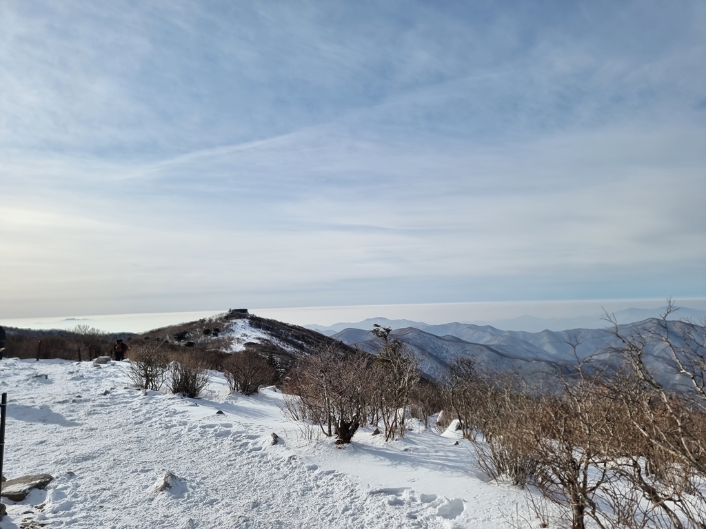 장군봉에서 바라본 천제단