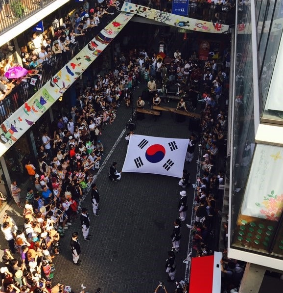 한류에 열광하는 관광객들