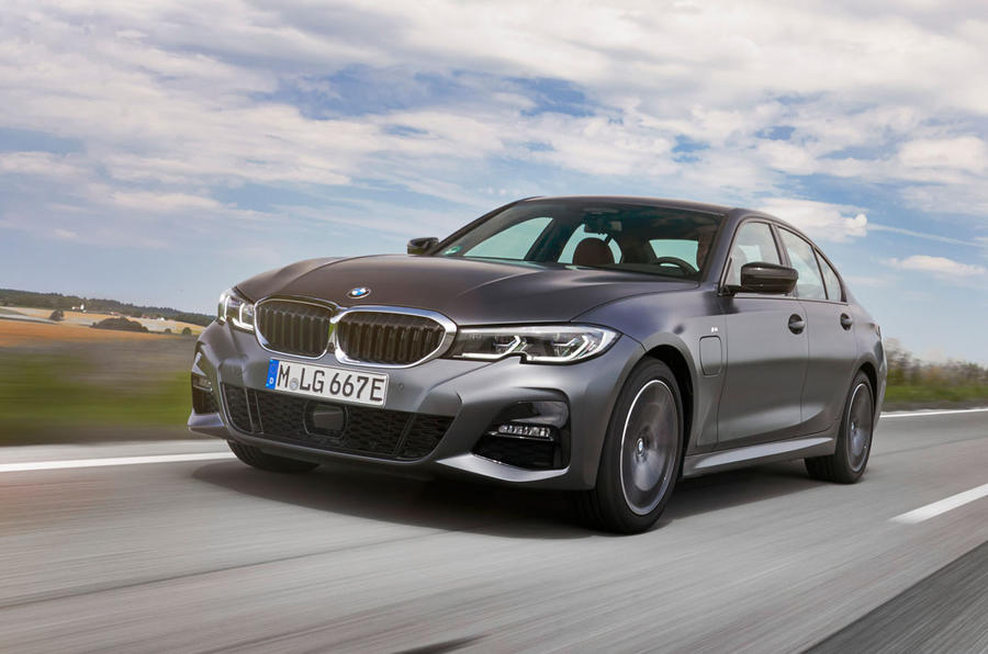 BMW 330e 공개 3시리즈 PHEV 모델 등장 성능 및 국내 출시 일정