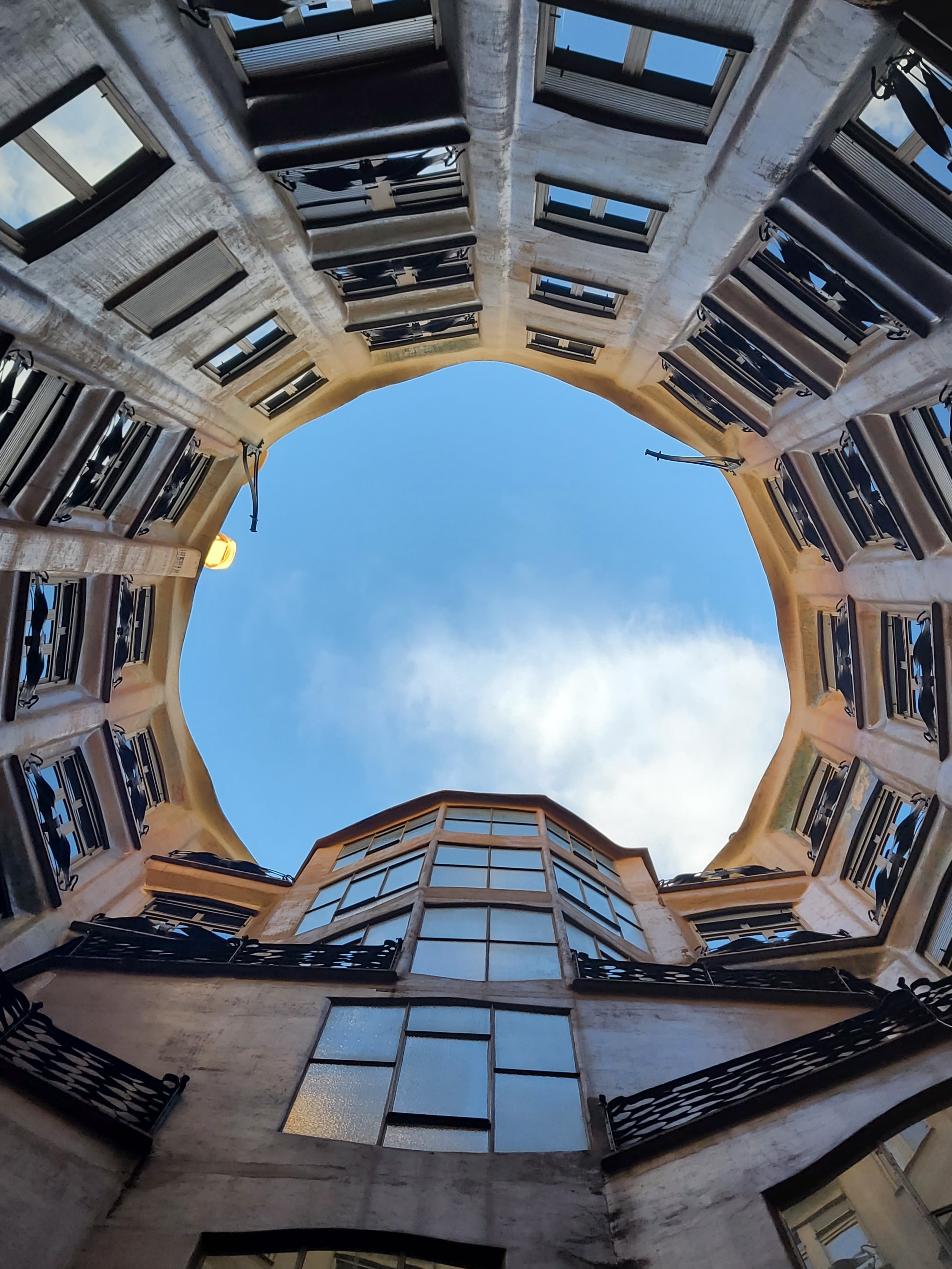 가우디의 집 카사 밀라(Casa 27